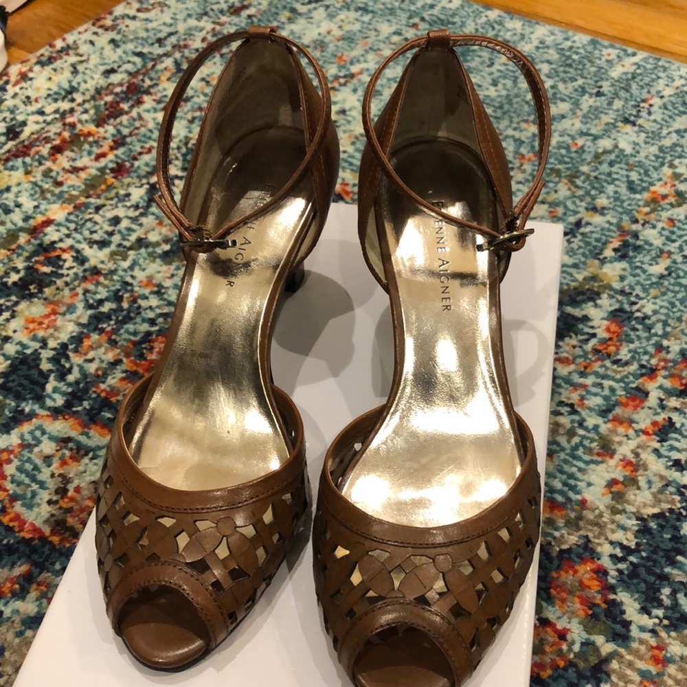etienne aigner tobacco color  small leather heel
